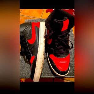 Nike Air Force Ebernon AQ1773-005 Mens Black Red Basketball Sneaker